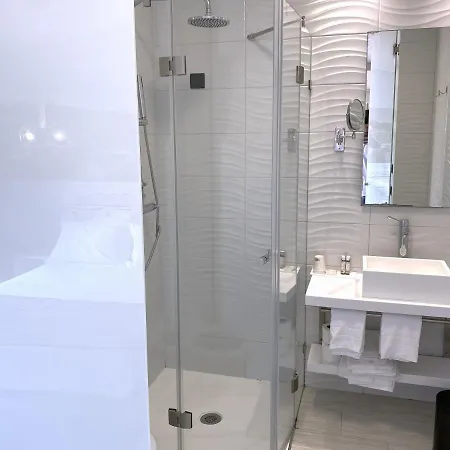 By The Vendégház Nazaré