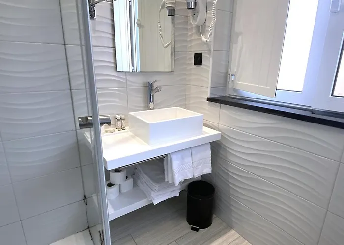 ゲストハウス By The